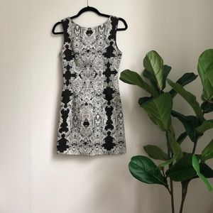 B&W Lace Print Backless BodyCon Sheath Dress